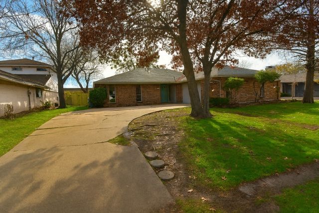 7210 Lakeshore Drive, Rowlett, TX 75089