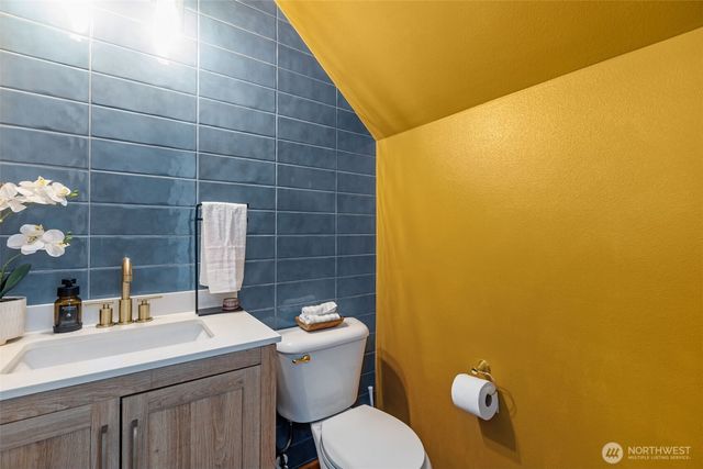 10617 NE Kingston Meadows Circle, Kingston, WA 98346