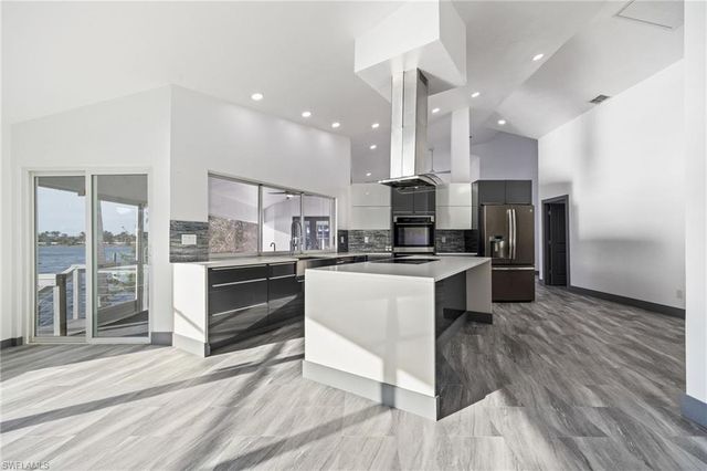 5030 Harborage DR, Fort Myers, FL 33908