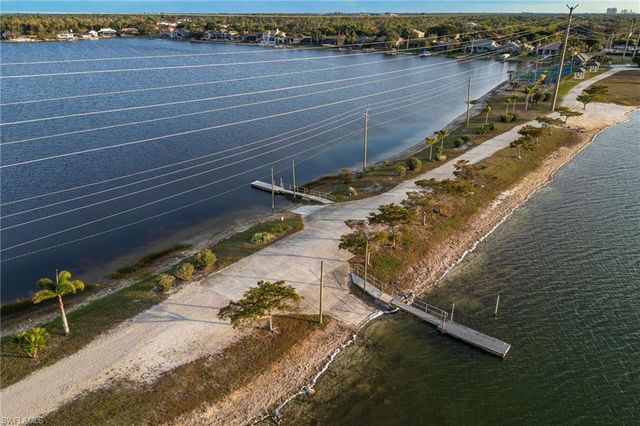 5030 Harborage DR, Fort Myers, FL 33908