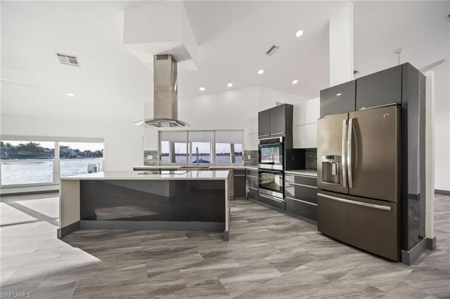 5030 Harborage DR, Fort Myers, FL 33908