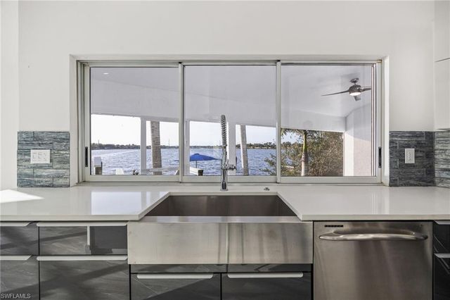 5030 Harborage DR, Fort Myers, FL 33908