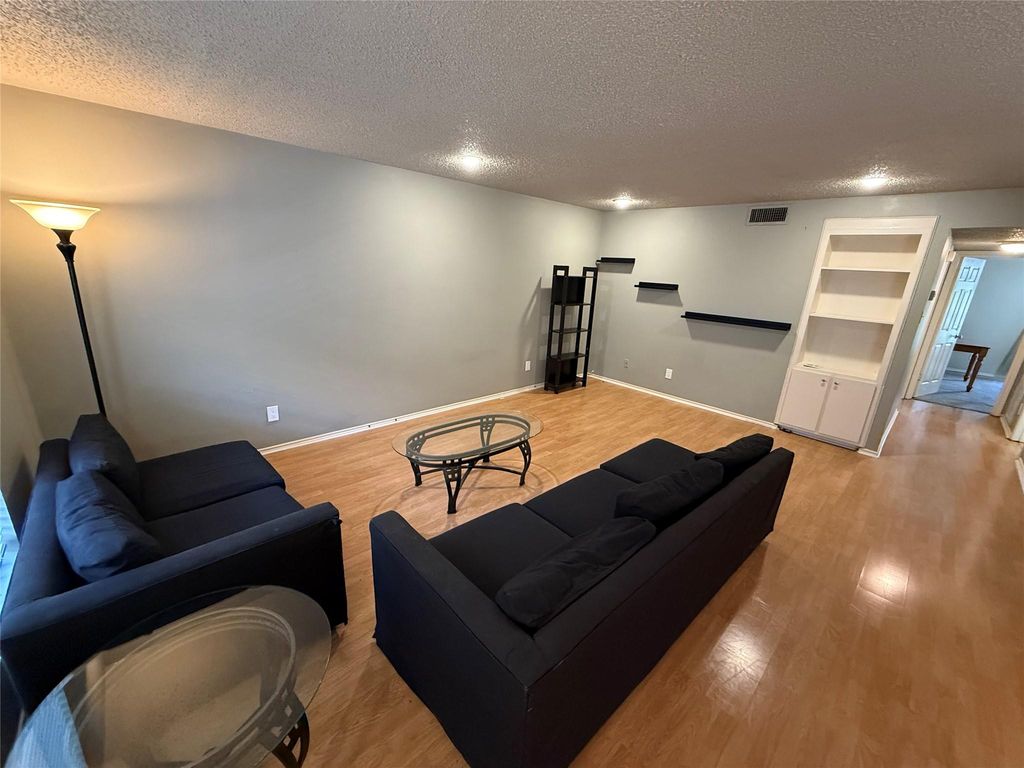 2401 Leon ST 209, Austin, TX 78705