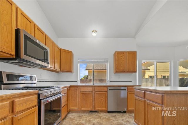 36 S Bonner St, Nampa, ID 83651