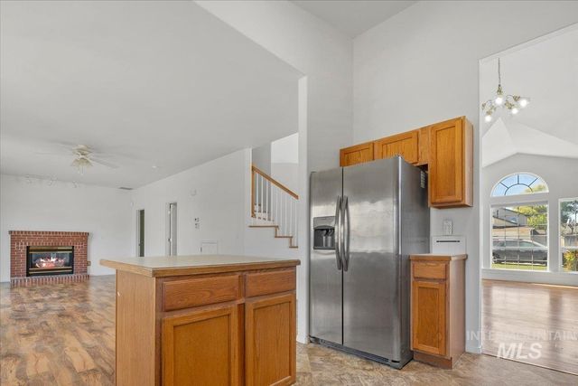 36 S Bonner St, Nampa, ID 83651
