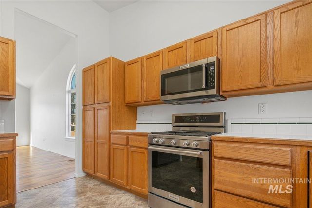 36 S Bonner St, Nampa, ID 83651