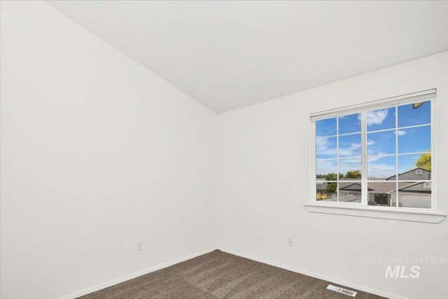 36 S Bonner St, Nampa, ID 83651
