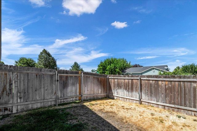 36 S Bonner St, Nampa, ID 83651
