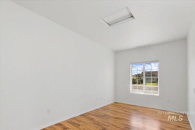 36 S Bonner St, Nampa, ID 83651