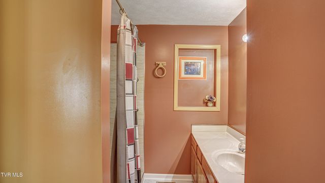 2545 Siam Road, Elizabethton, TN 37643