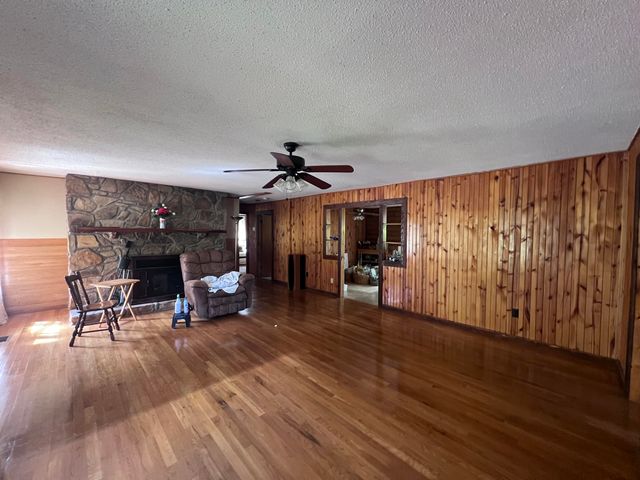 4900 E Kentucky 904, Williamsburg, KY 40769