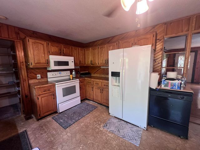 4900 E Kentucky 904, Williamsburg, KY 40769