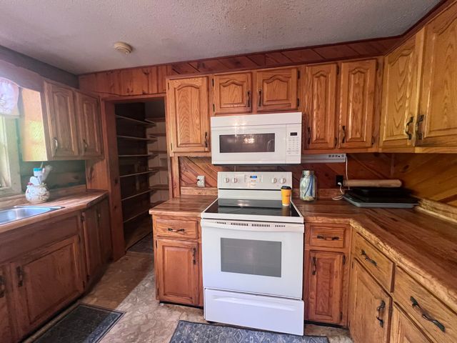 4900 E Kentucky 904, Williamsburg, KY 40769