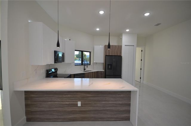 2416 DIPLOMAT PARKWAY W, Cape Coral, FL 33993