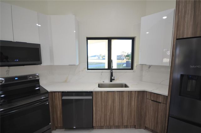 2416 DIPLOMAT PARKWAY W, Cape Coral, FL 33993