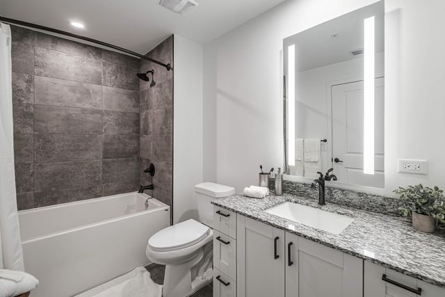 2000 Stirling Road 3-204, Hollywood, FL 33020