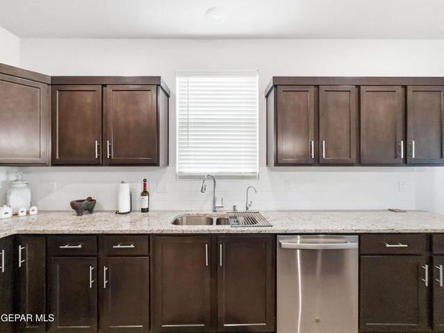 1664 SAM DOMINGUEZ Street, El Paso, TX 79928