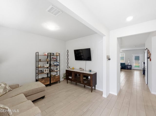 1664 SAM DOMINGUEZ Street, El Paso, TX 79928