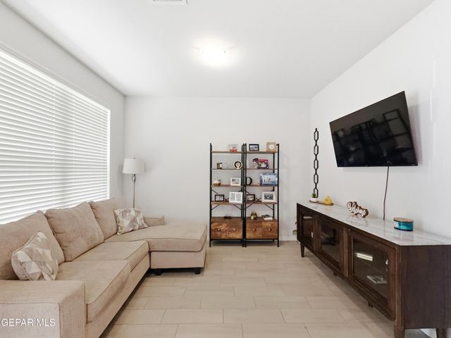 1664 SAM DOMINGUEZ Street, El Paso, TX 79928