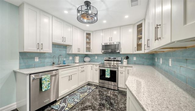 1200 EAST PEPPERTREE LANE 302, Sarasota, FL 34242