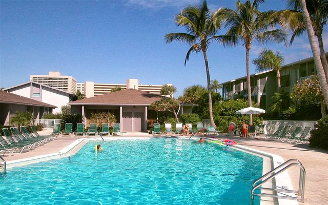 1200 EAST PEPPERTREE LANE 302, Sarasota, FL 34242