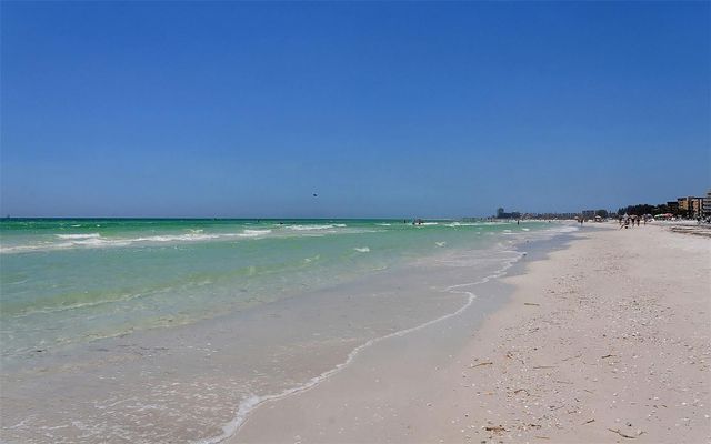 1200 EAST PEPPERTREE LANE 302, Sarasota, FL 34242