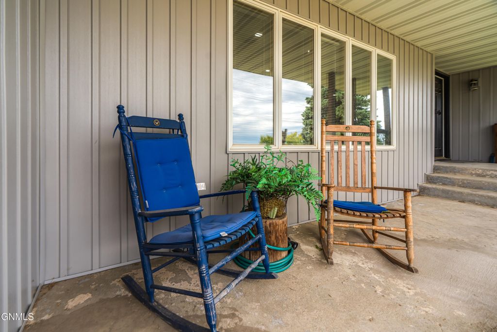 1218 26th Street N, Bismarck, ND 58501 photo 2