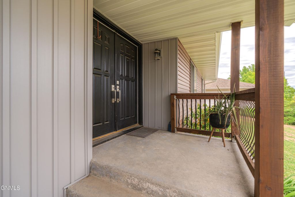 1218 26th Street N, Bismarck, ND 58501 photo 3