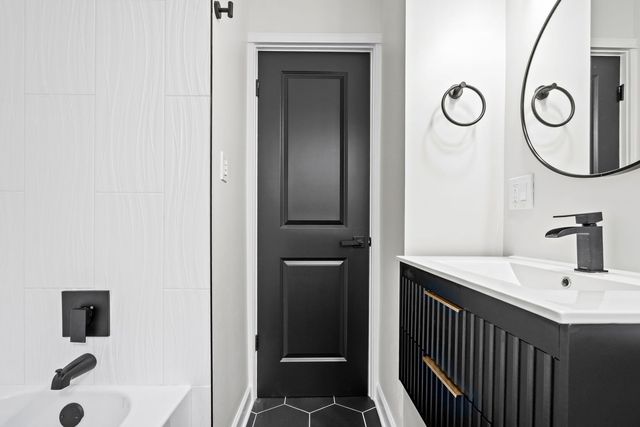 6444 28th Place, Berwyn, IL 60402