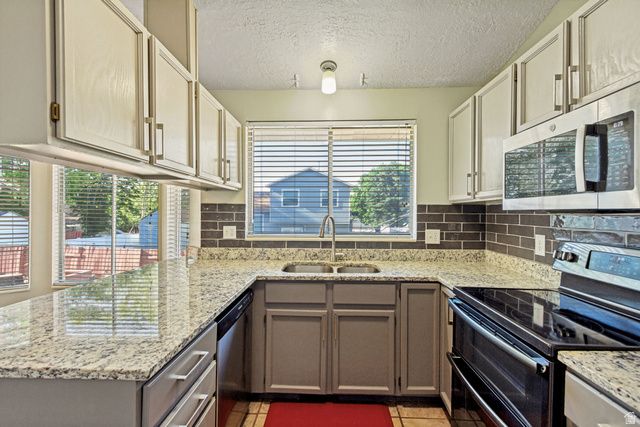 4541 W 6015 S, Kearns, UT 84118