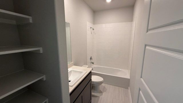 321 GALLANT MAN Court, Granbury, TX 76049