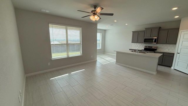 321 GALLANT MAN Court, Granbury, TX 76049