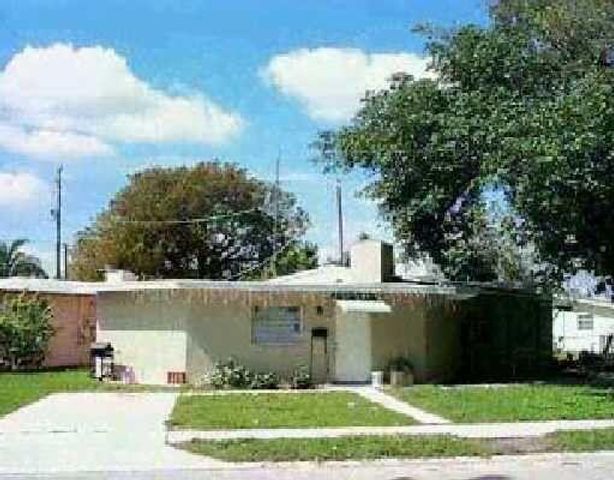 2025 Delphia Street, West Palm Beach, FL 33401
