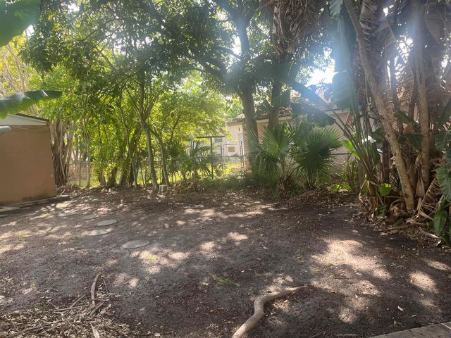 2025 Delphia Street, West Palm Beach, FL 33401