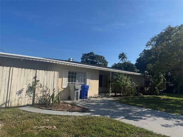 160 SE 15th Ave, Pompano Beach, FL 33060