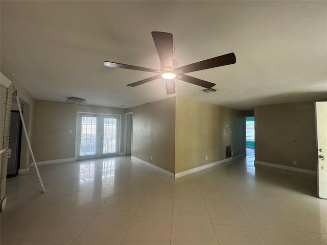 160 SE 15th Ave, Pompano Beach, FL 33060