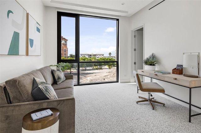 509 GOLDEN GATE POINT 3, Sarasota, FL 34236