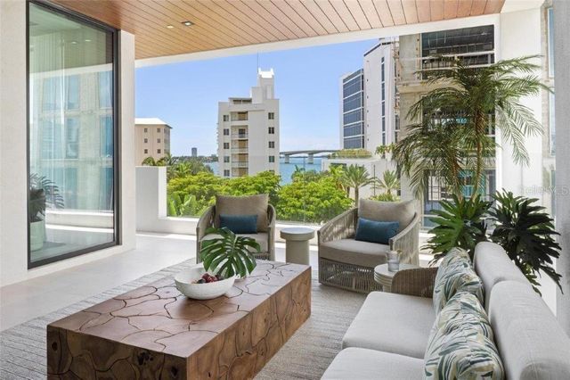 509 GOLDEN GATE POINT 3, Sarasota, FL 34236