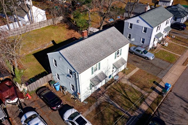 37 Seaman Circle, Manchester, CT 06040