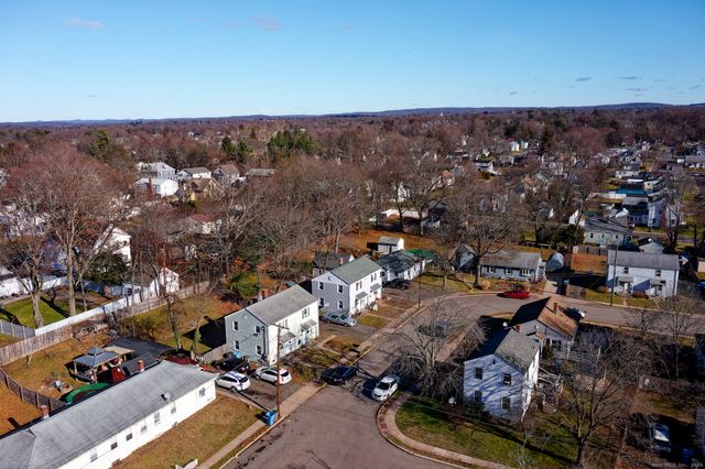 37 Seaman Circle, Manchester, CT 06040