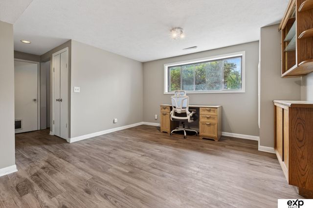 13518 Washington Circle, Omaha, NE 68137