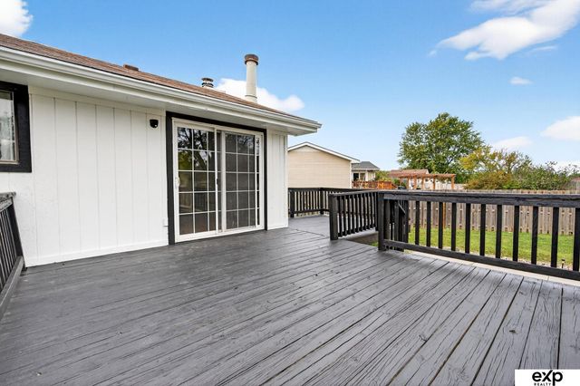 13518 Washington Circle, Omaha, NE 68137