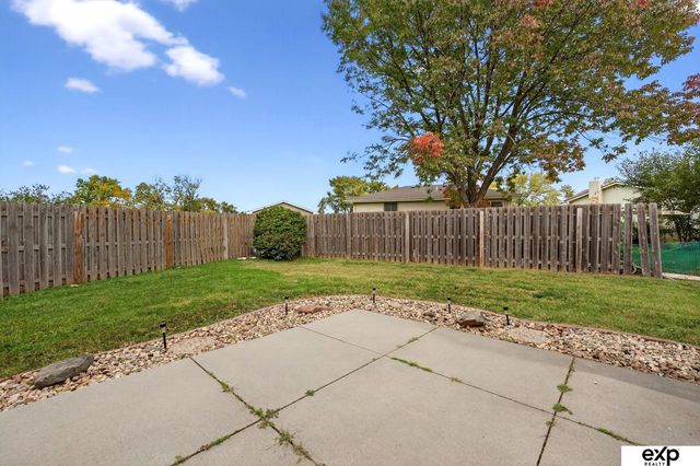 13518 Washington Circle, Omaha, NE 68137