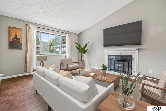 13518 Washington Circle, Omaha, NE 68137