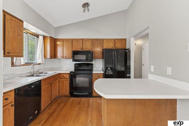 13518 Washington Circle, Omaha, NE 68137