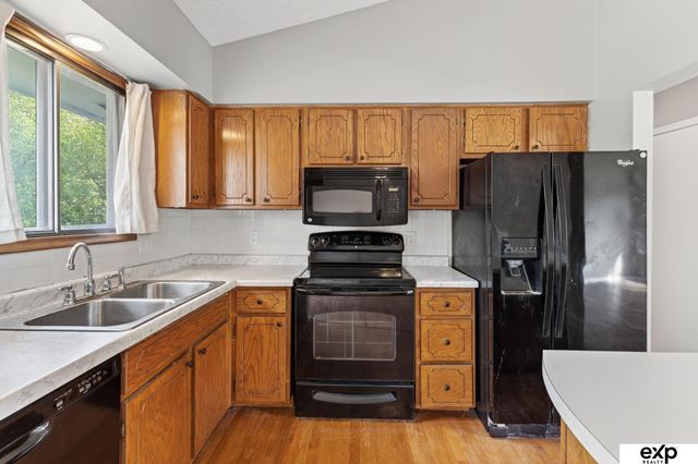 13518 Washington Circle, Omaha, NE 68137