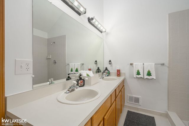 52531 Lasalle Drive, Shelby Twp, MI 48315