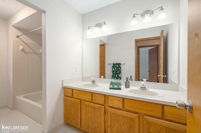 52531 Lasalle Drive, Shelby Twp, MI 48315