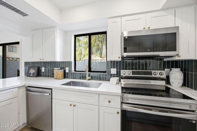 2536 W KATHLEEN Road, Phoenix, AZ 85023