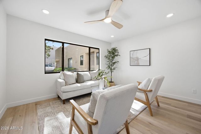 2536 W KATHLEEN Road, Phoenix, AZ 85023